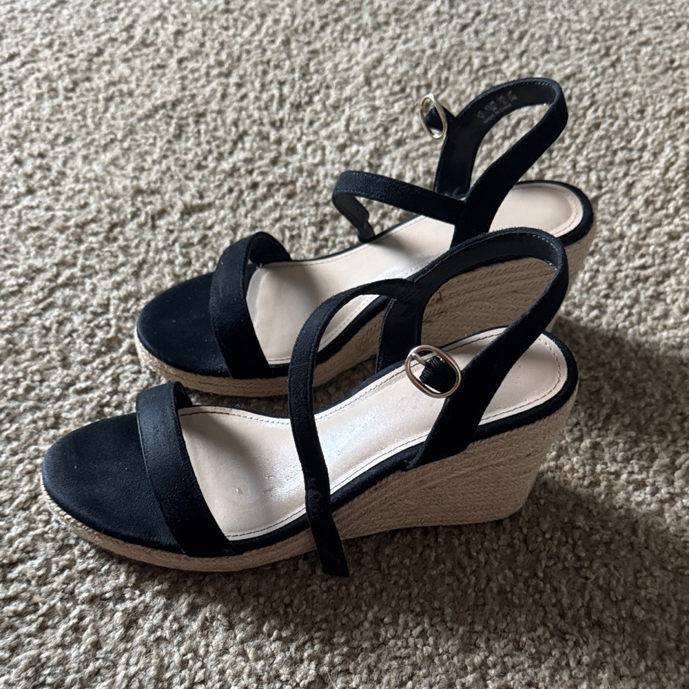 Elegant Black Wedge Sandals